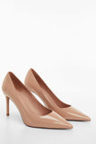 Pointed heel shoes