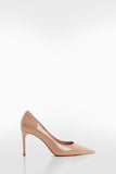 Pointed heel shoes